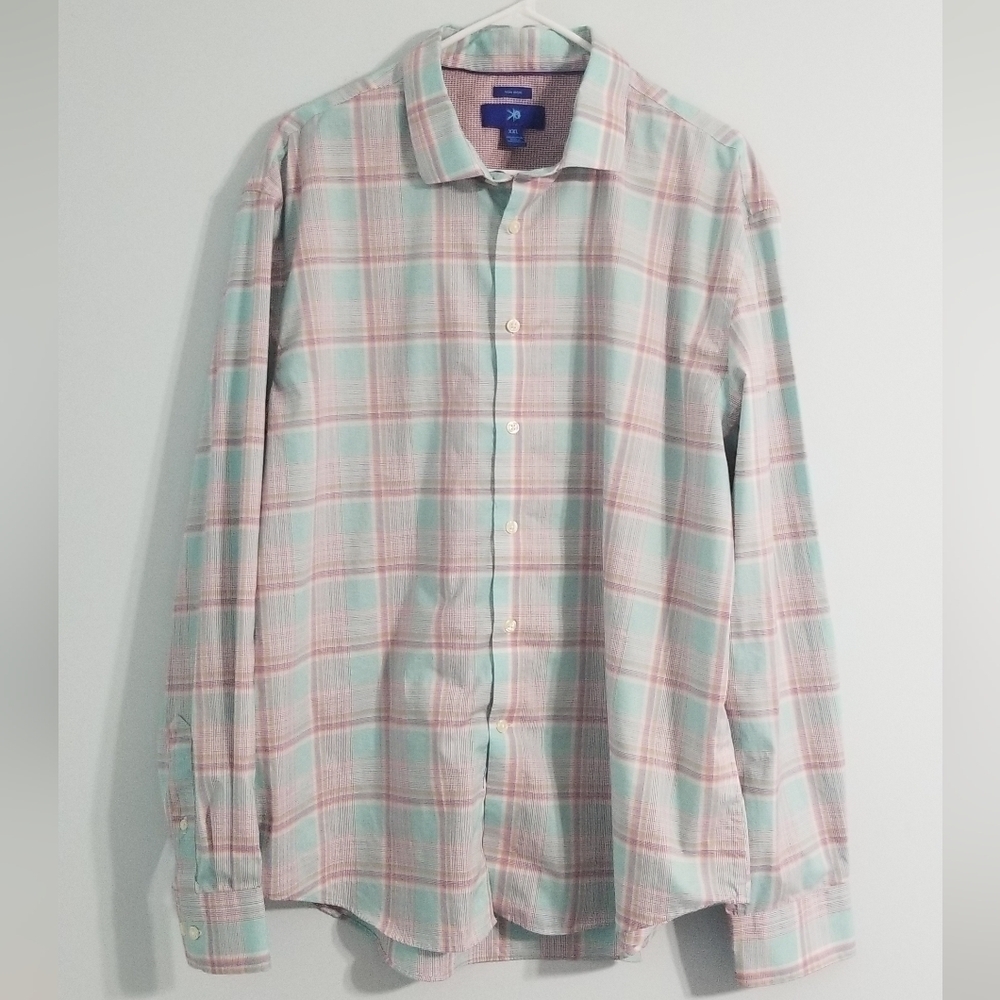 Egara Button Up Non-Iron Collared Dress Shirt. Size XXL.